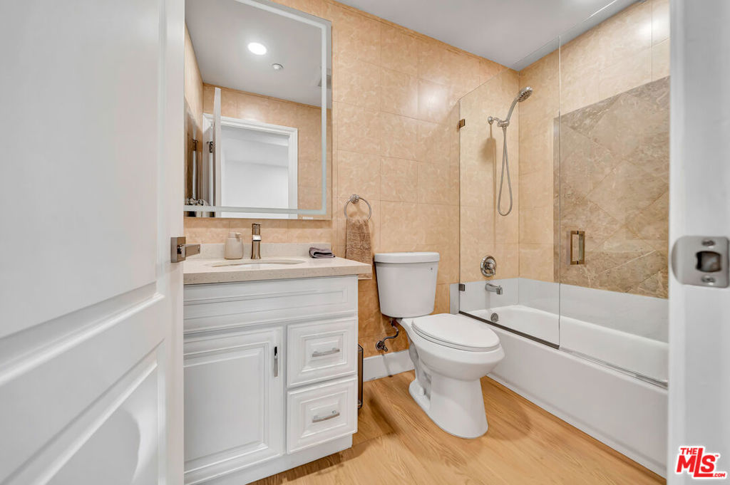661 W Lemon Avenue Property Photo 23