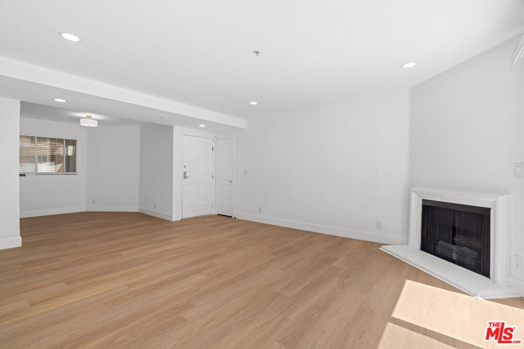 16100 W Sunset Boulevard 109 Property Photo 5