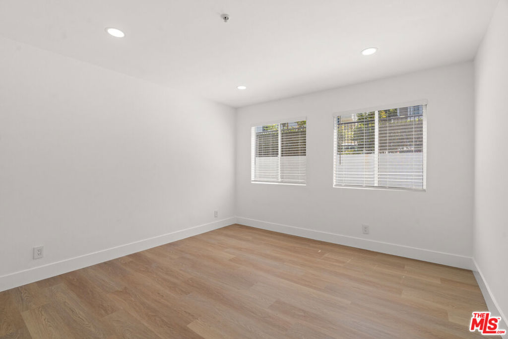16100 W Sunset Boulevard 109 Property Photo 9
