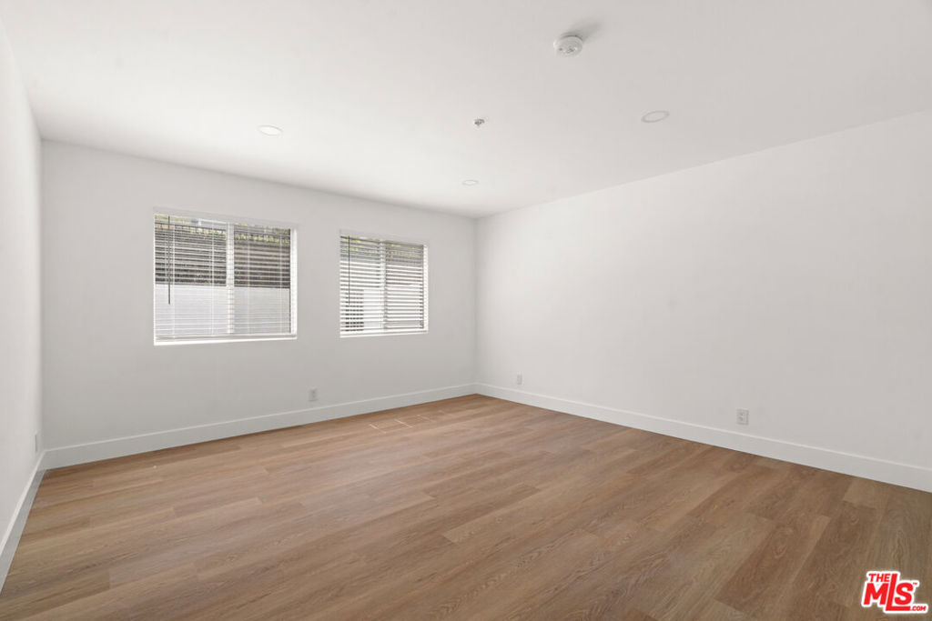 16100 W Sunset Boulevard 109 Property Photo 11