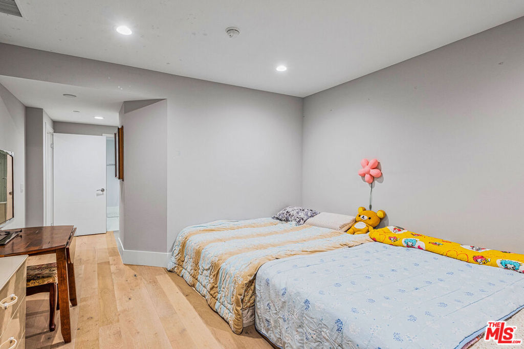 901 S Gramercy Drive 202 Property Photo 14