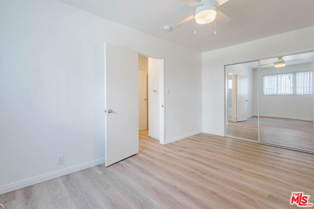 758 N Hudson Avenue 10 Property Photo 17