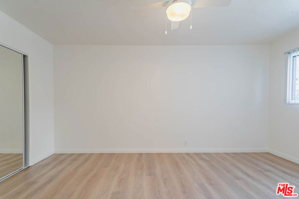 758 N Hudson Avenue 10 Property Photo 18