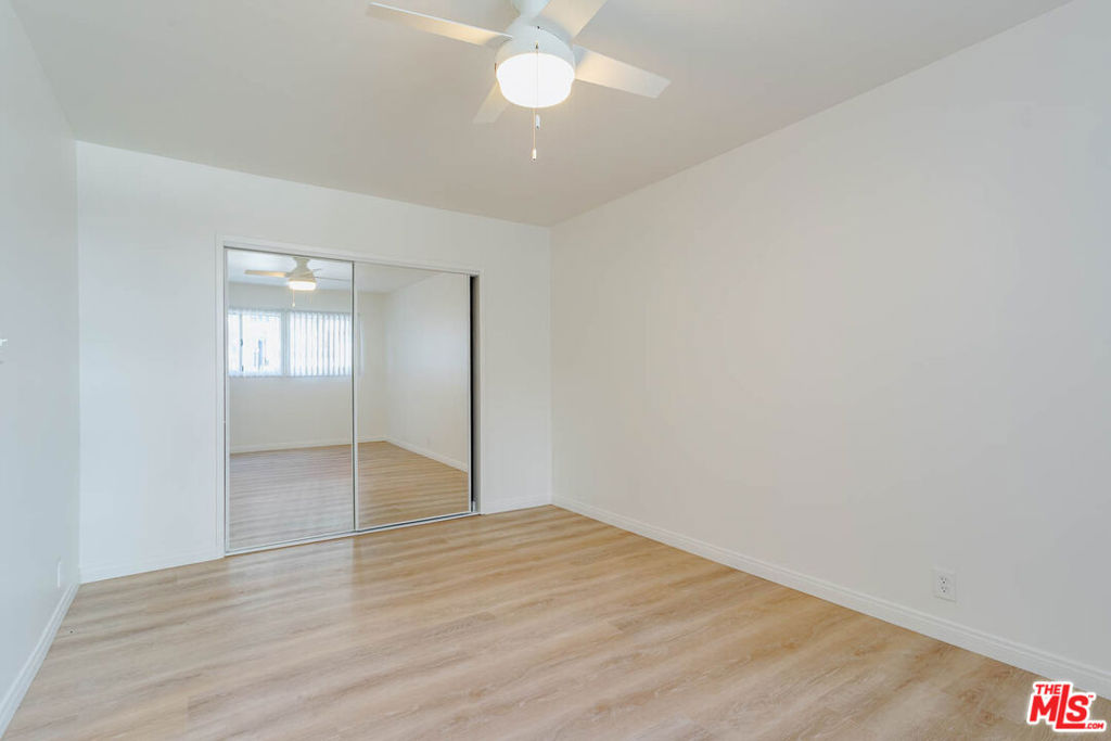 758 N Hudson Avenue 10 Property Photo 20