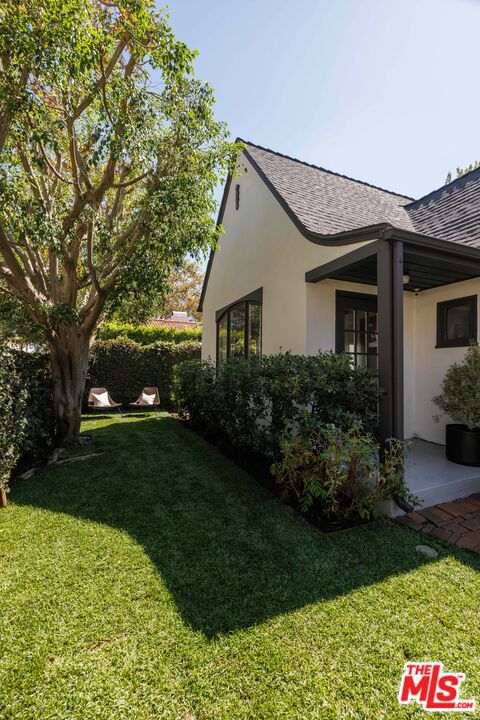 7606 Willoughby Avenue Property Photo 3