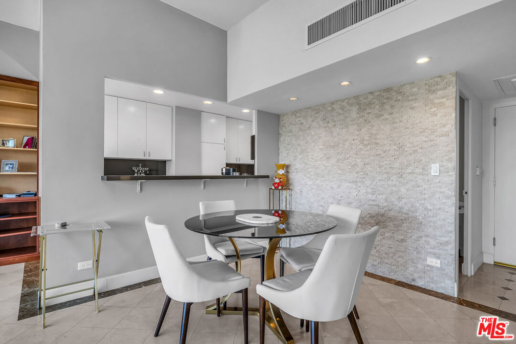 10501 Wilshire 1202 Property Photo 6