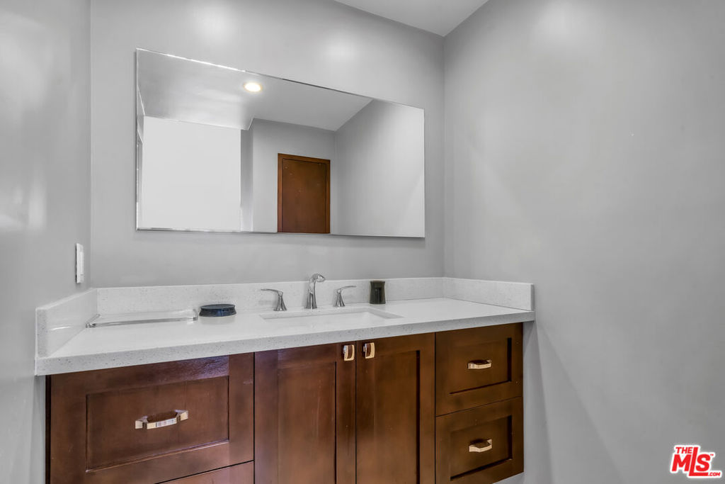 10501 Wilshire 1202 Property Photo 10