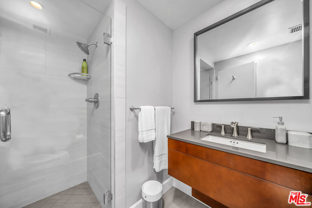 10501 Wilshire 1202 Property Photo 11