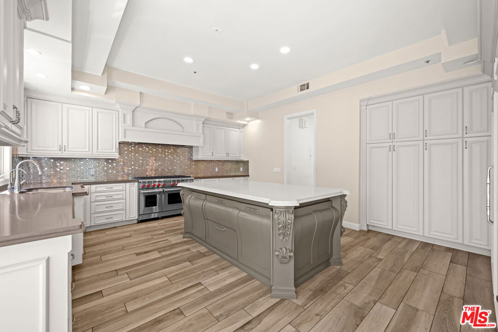 112 N Elm Drive Property Photo 15