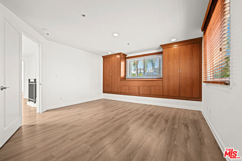 112 N Elm Drive Property Photo 33