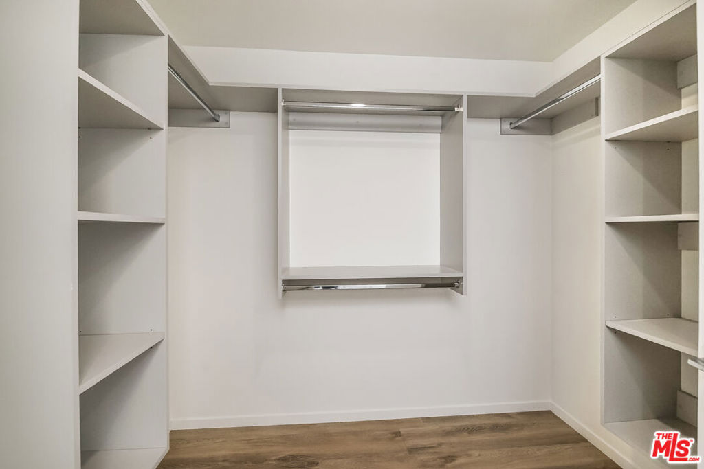 521 N Gramercy Place 306 Property Photo 9