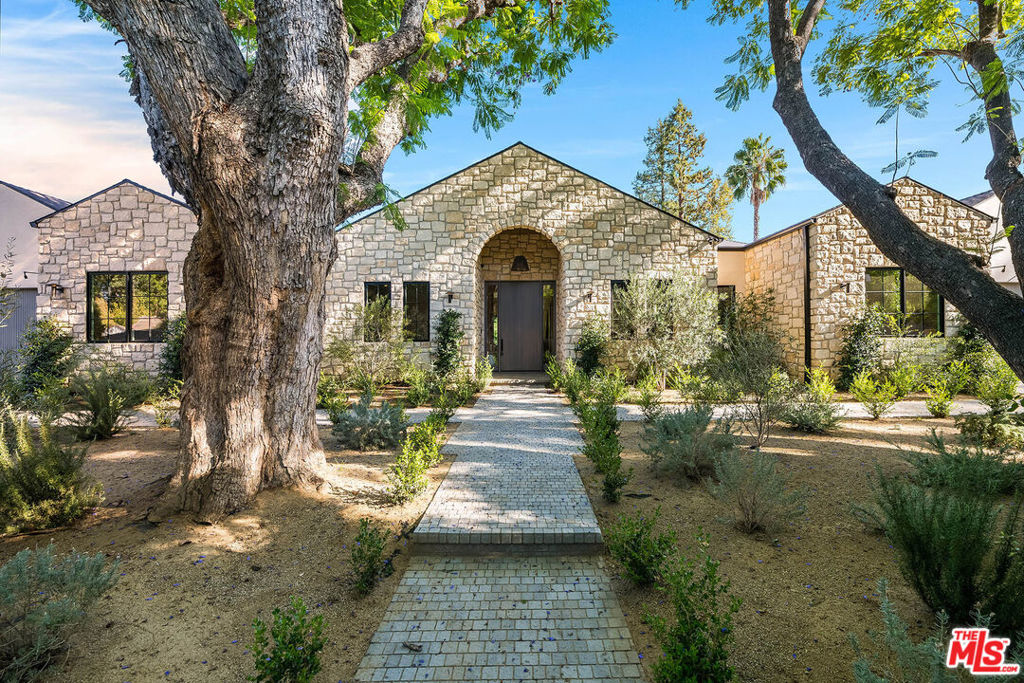 19024 Sprague Street Property Photo 2