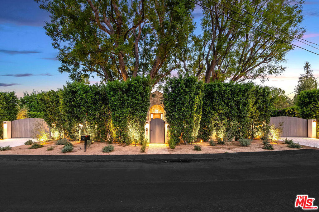19024 Sprague Street Property Photo 5