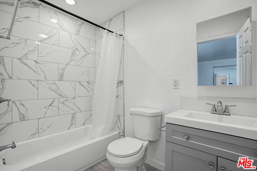 26996917 Property Photo 17