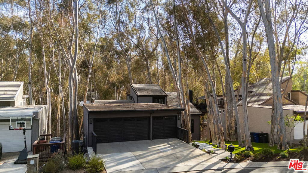 24946 Ravenswood Property Photo 1