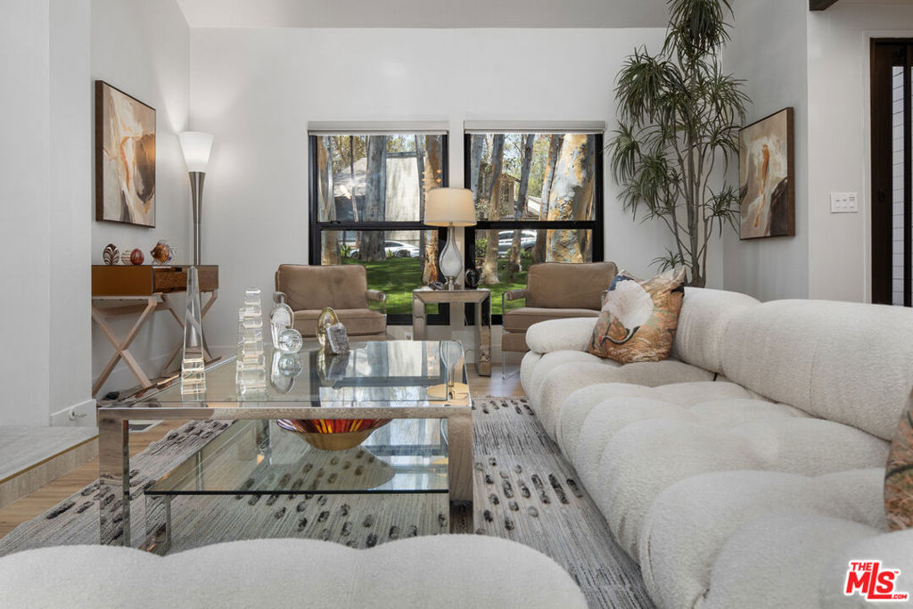 24946 Ravenswood Property Photo 15