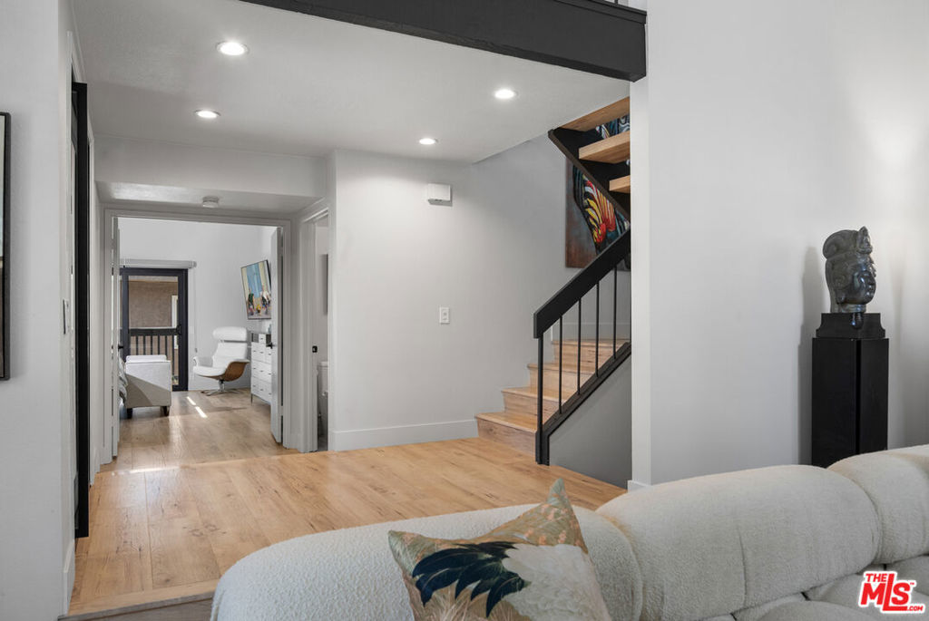24946 Ravenswood Property Photo 16