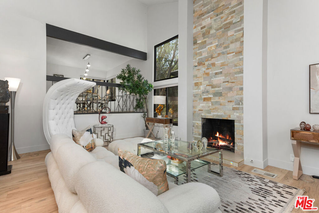 24946 Ravenswood Property Photo 32