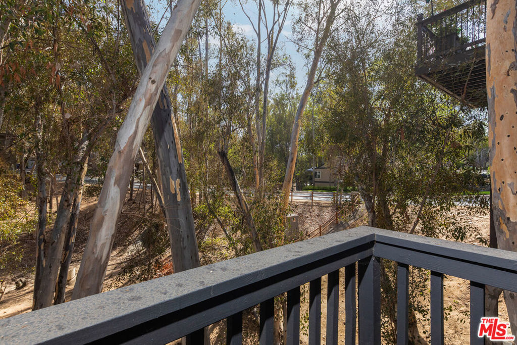 24946 Ravenswood Property Photo 40