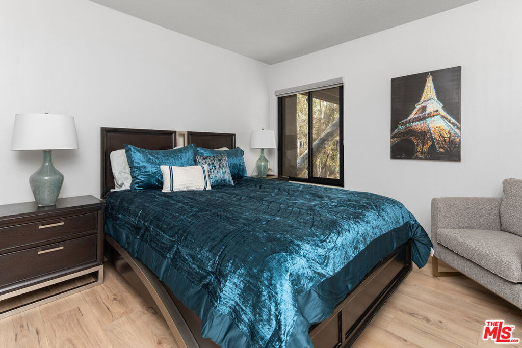 24946 Ravenswood Property Photo 43