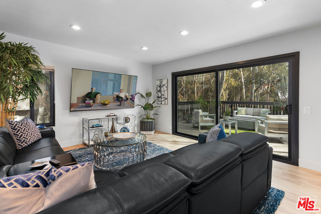 24946 Ravenswood Property Photo 45