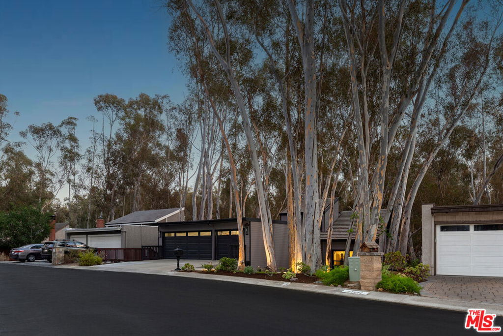 24946 Ravenswood Property Photo 72