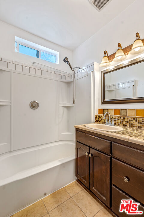 1215 W 59th Street Property Photo 7