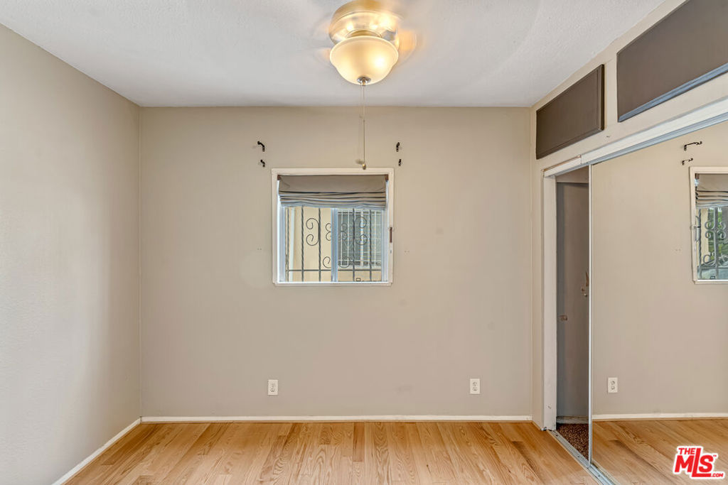 1215 W 59th Street Property Photo 8