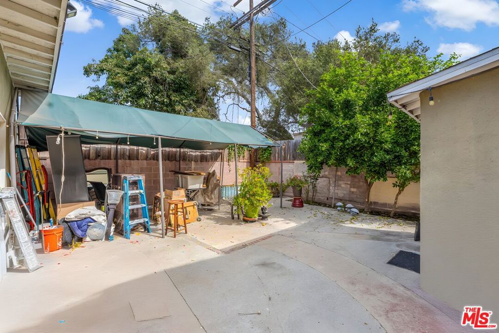 1215 W 59th Street Property Photo 16