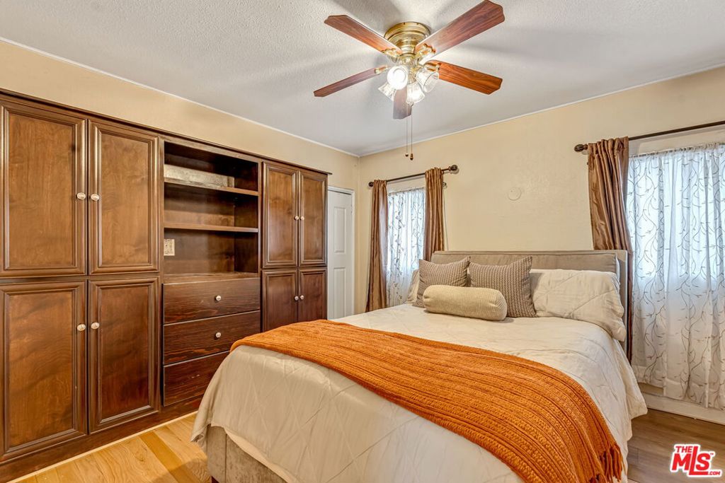 1215 W 59th Street Property Photo 19
