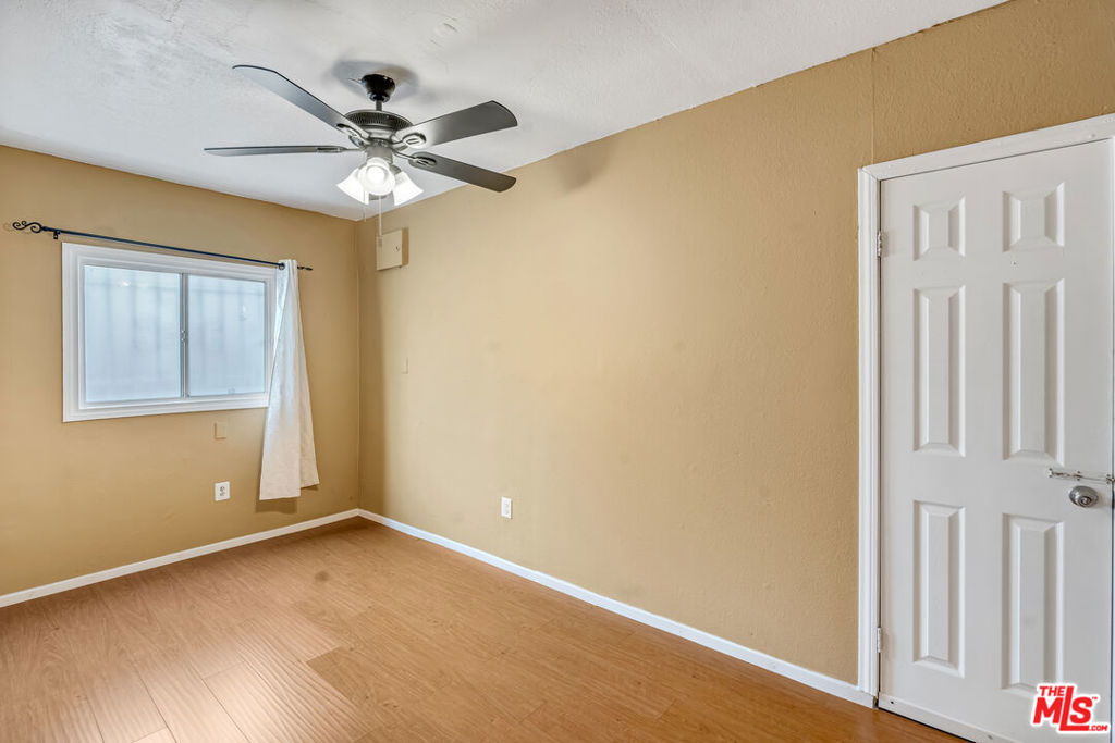 1215 W 59th Street Property Photo 22