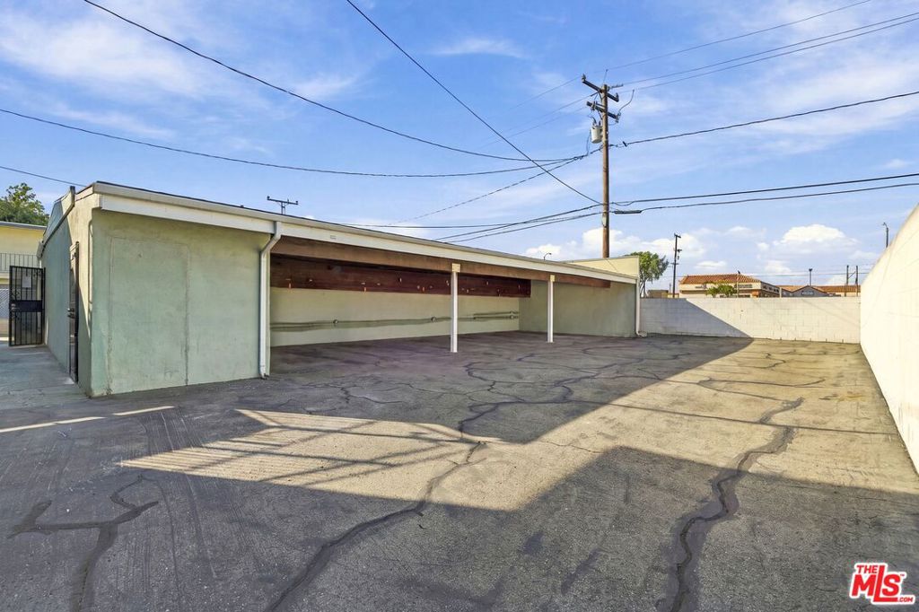 4425 W 159th Street Property Photo 12
