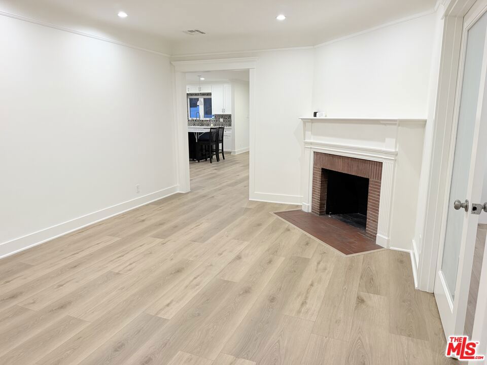 4627 Collis Avenue Property Photo 3
