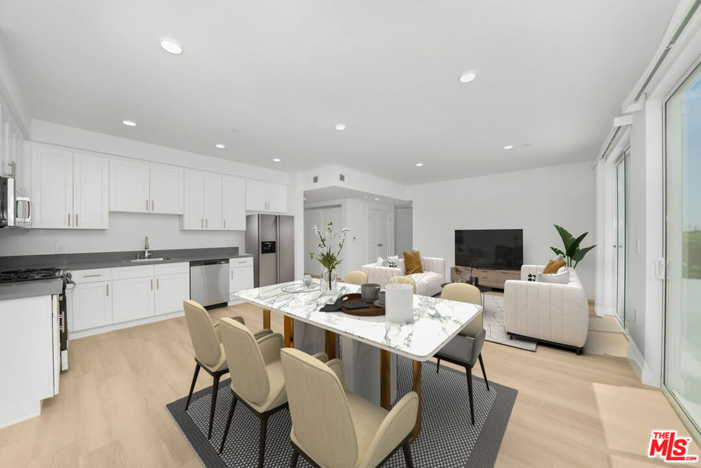 14825 Delano Street 306 Property Photo 4