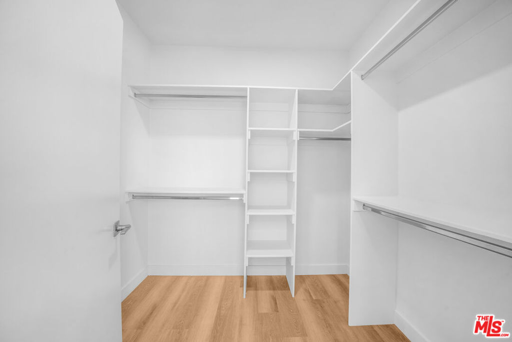 14825 Delano Street 306 Property Photo 14