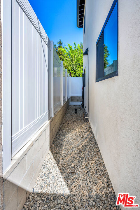 17402 Cantlay Property Photo 6