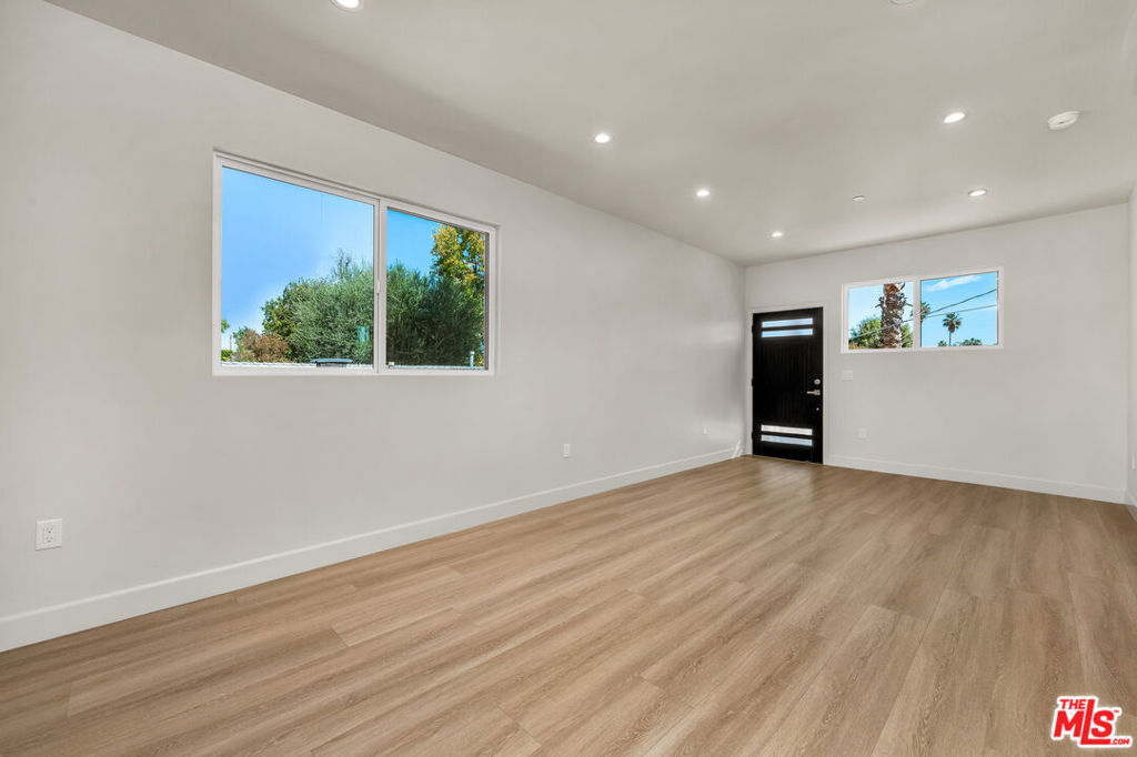 17402 Cantlay Property Photo 10
