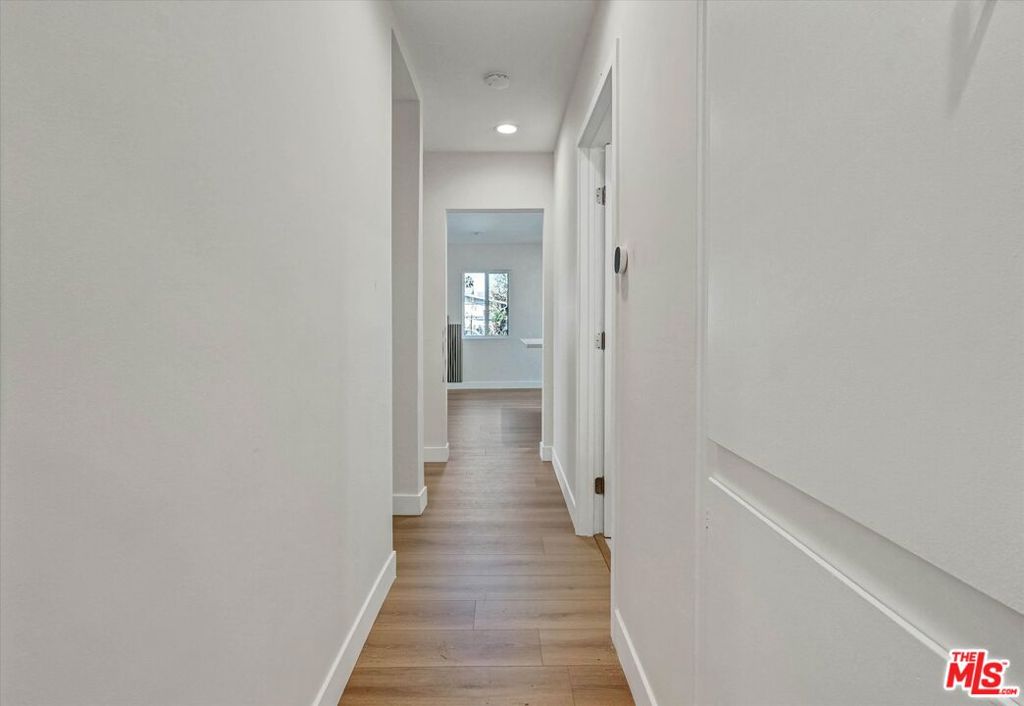 22457 Clarendon St Property Photo 13