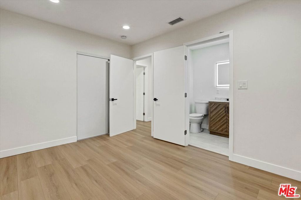 22457 Clarendon St Property Photo 20