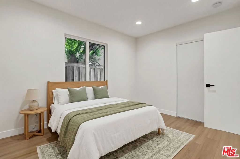 22457 Clarendon St Property Photo 24