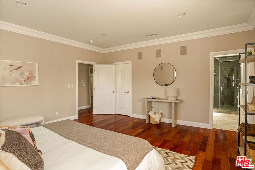 854 S Rimpau Boulevard Property Photo 36