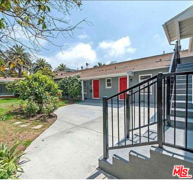852 11th Street D Property Photo 1