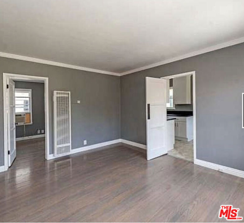 852 11th Street D Property Photo 5