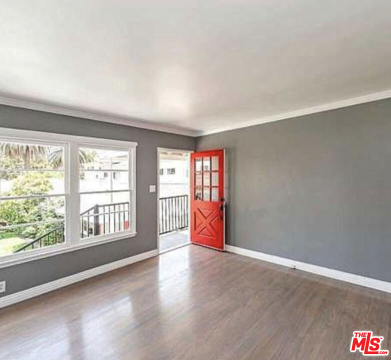 852 11th Street D Property Photo 6