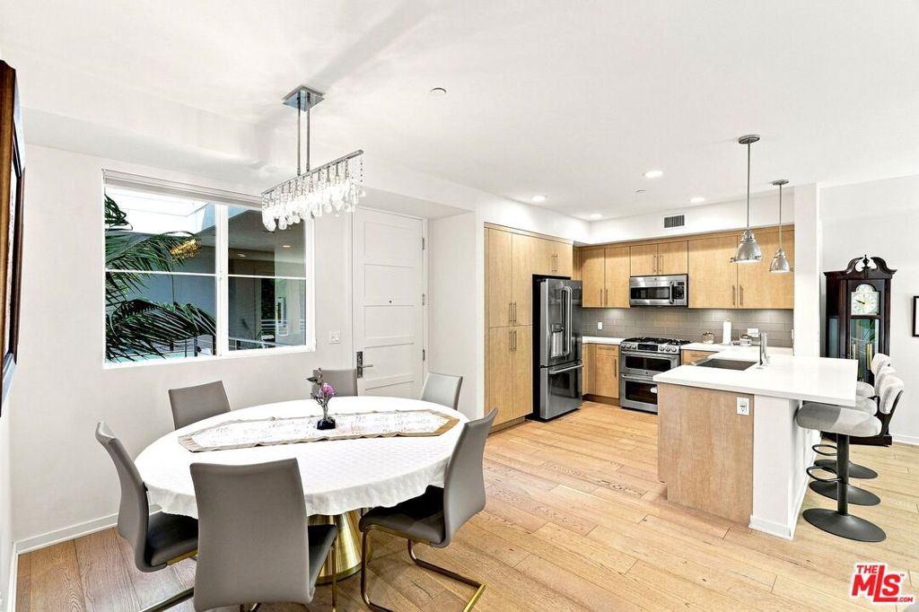 4240 Laurel Canyon Boulevard 305 Property Photo 5