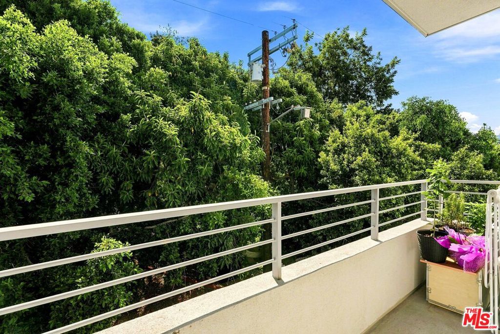 4240 Laurel Canyon Boulevard 305 Property Photo 12