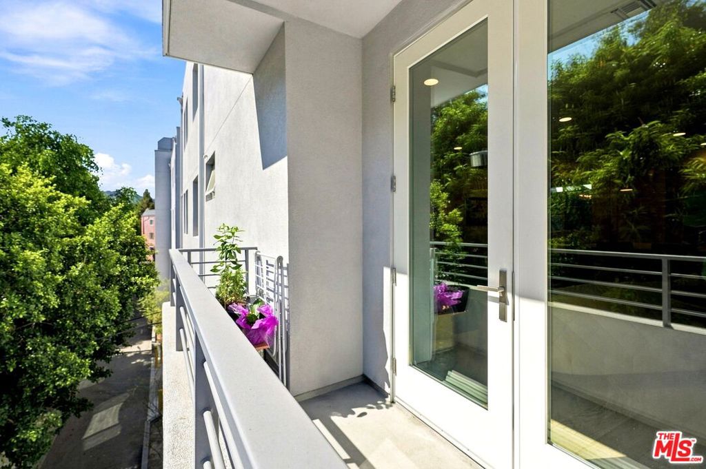 4240 Laurel Canyon Boulevard 305 Property Photo 13