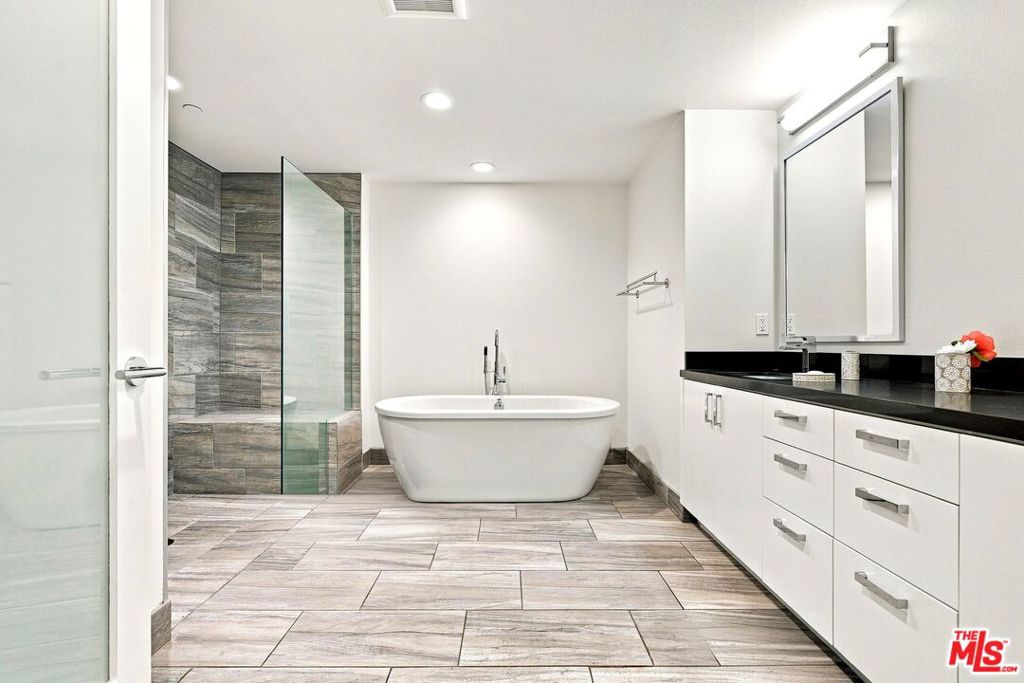 4240 Laurel Canyon Boulevard 305 Property Photo 19
