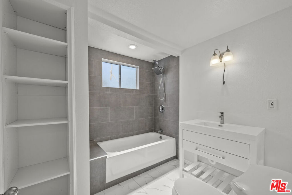 7853 Bothwell Road Property Photo 19