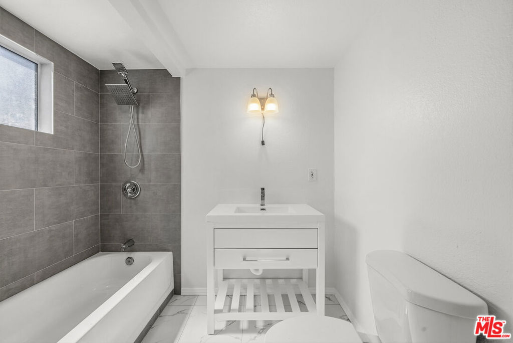 7853 Bothwell Road Property Photo 20